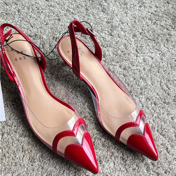 A New Day Red Heart Pointed Slingback Heels. Size 7 - Picture 3 of 4